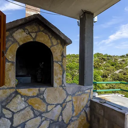 House Small Robinson Casa vacanze Sevid