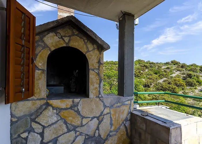 House Small Robinson Tatil Evi Sevid