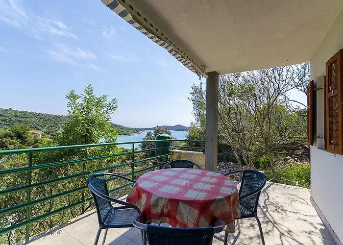 House Small Robinson Tatil Evi